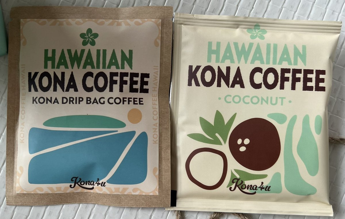 하와이안 커피 코나포유

맨날 바닐라라떼만 먹다가 오랫만에 드립커피 

요고 나름 맛있네