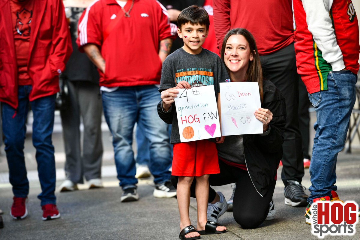 WholeHogSports.com tweet media