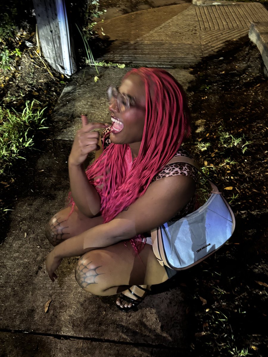 andy 🌷 tweet media