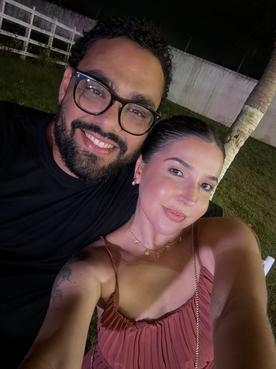 joaohc___'s tweet photo. eu e a mulher mais bonita do mundo ♥️ @vivianynmota https://t.co/jVVvlsrfQr
