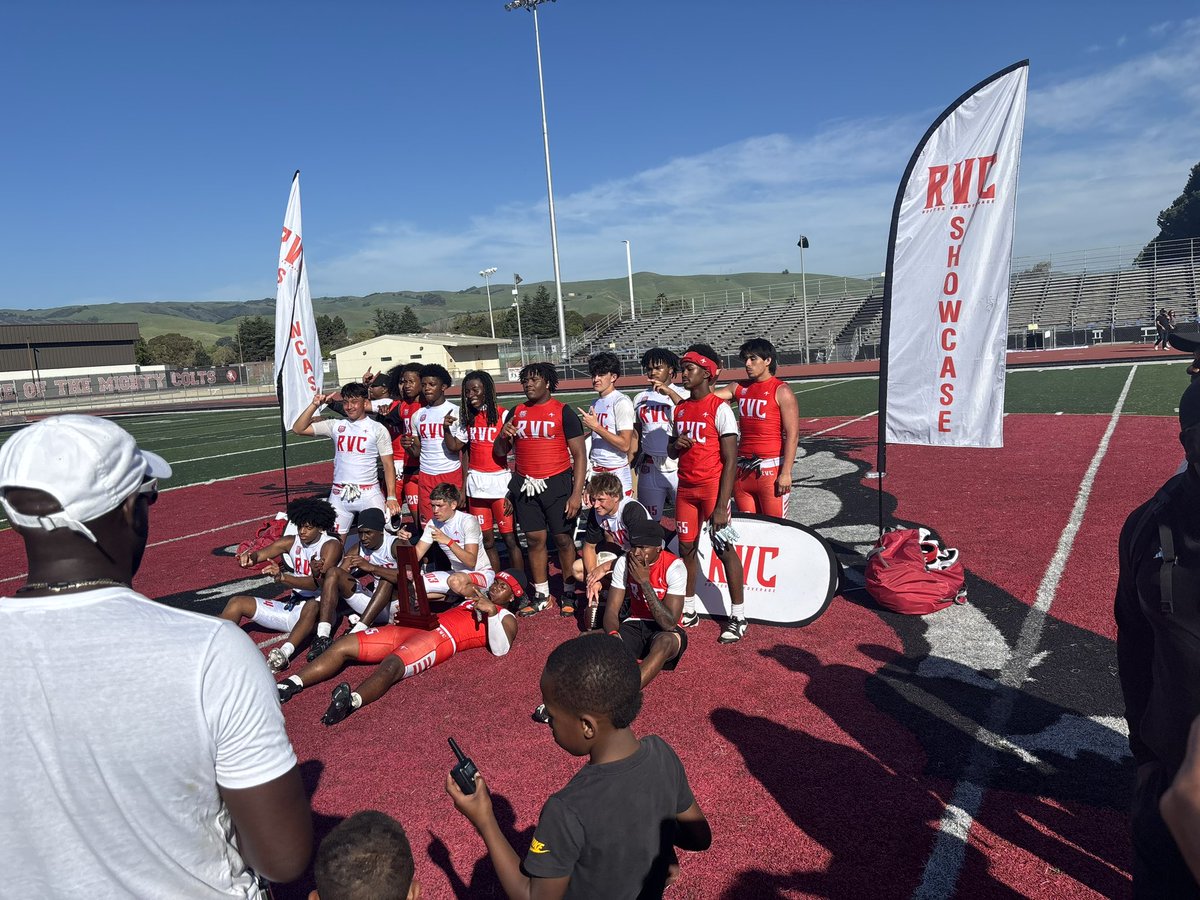 JessBrown2027's tweet photo. I had a great time at the @RVCshowcase today met a lot of great and won th championship went up against the best thankful for the opportunity I will be making 3 post of all my highlights from today.
@BrandonYounger @BrandonHuffman @Coach_Ike19 @adamgorney @JacksonMoore247 https://t.co/Hhz0uzviAv
