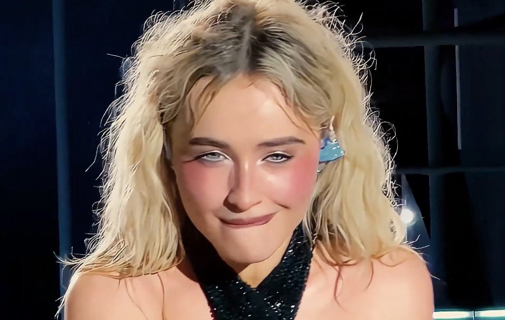 hideous replica tweet media