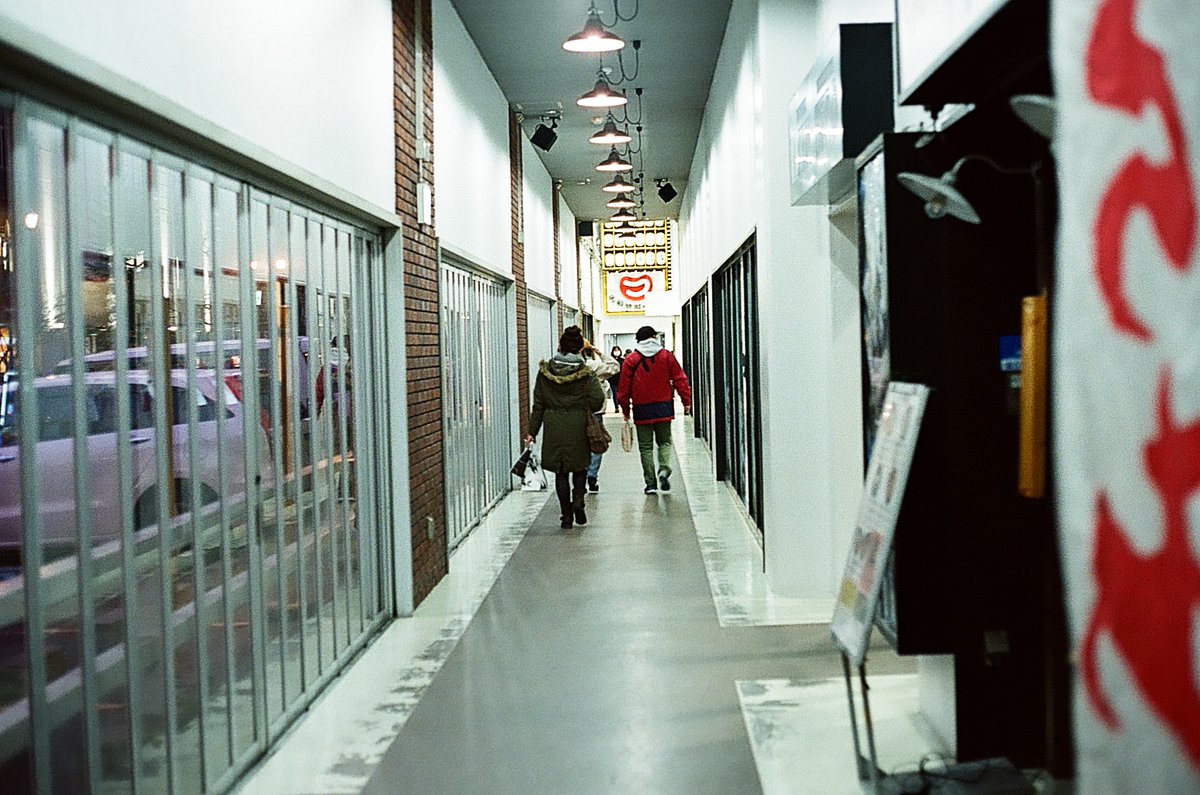 chaofan208's tweet photo. JR札幌駅西口にあったサツエキBridgeの通路 #filmphotography #streetphotography  #kodakultramax400 #サツエキbridge https://t.co/KaaWTnwxmb