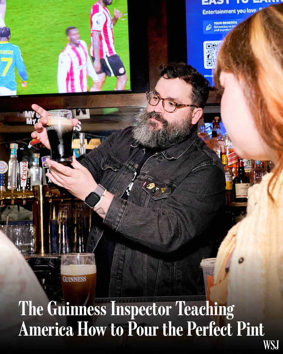 WSJ's tweet photo. He teaches American bartenders how to pour the perfect pint of Guinness: “This is the difference between selling three beers versus just the one.” 

🍺 https://t.co/00gPY5BUe3 https://t.co/hc6t4Dl8Ye