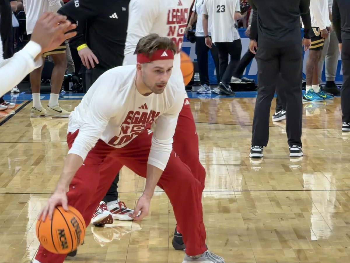 MasonKernMedia's tweet photo. Sam Hoiberg turns 23 today

He got his birthday wish of still playing basketball with the #Huskers

Special year for him, Charlie and Fred — an the whole Hoiberg family

No matter what happens in the Round of 32, nobody can take this season away from them https://t.co/vPIZJxjRGn