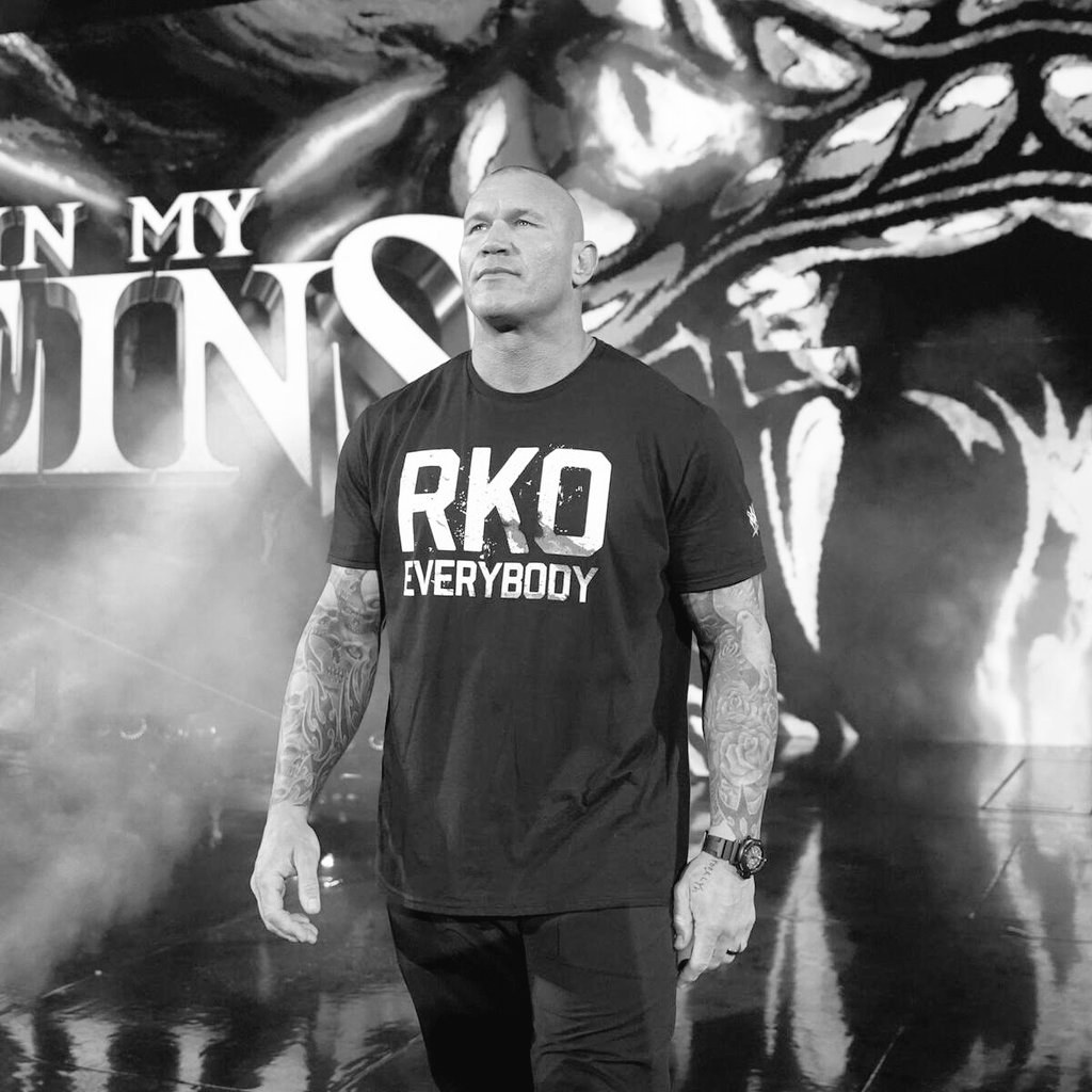 Paint the world Red.┊@RandyOrton parody account. tweet media