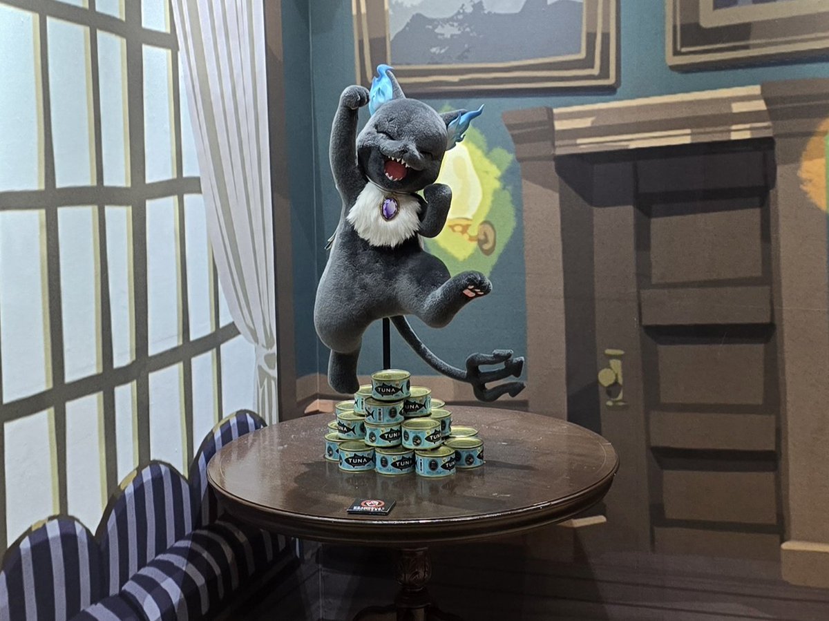 S_Yutter's tweet photo. ツイステ展行ってきた～。
ゲームで未所持のカードはグルーヴィー絵を見ないようにしてたので、今回初見のイラストもあって個人的に新鮮だった✨
入場特典はハーツラビュル♥️でした(マジカルペンも購入)
#ツイステ展 https://t.co/JQCXYCRwOR