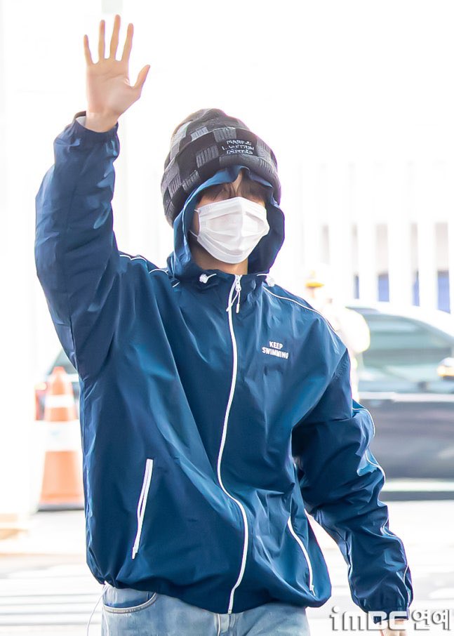 📸 PHOTOS] All #BTS members arrived at ICN airport to departing