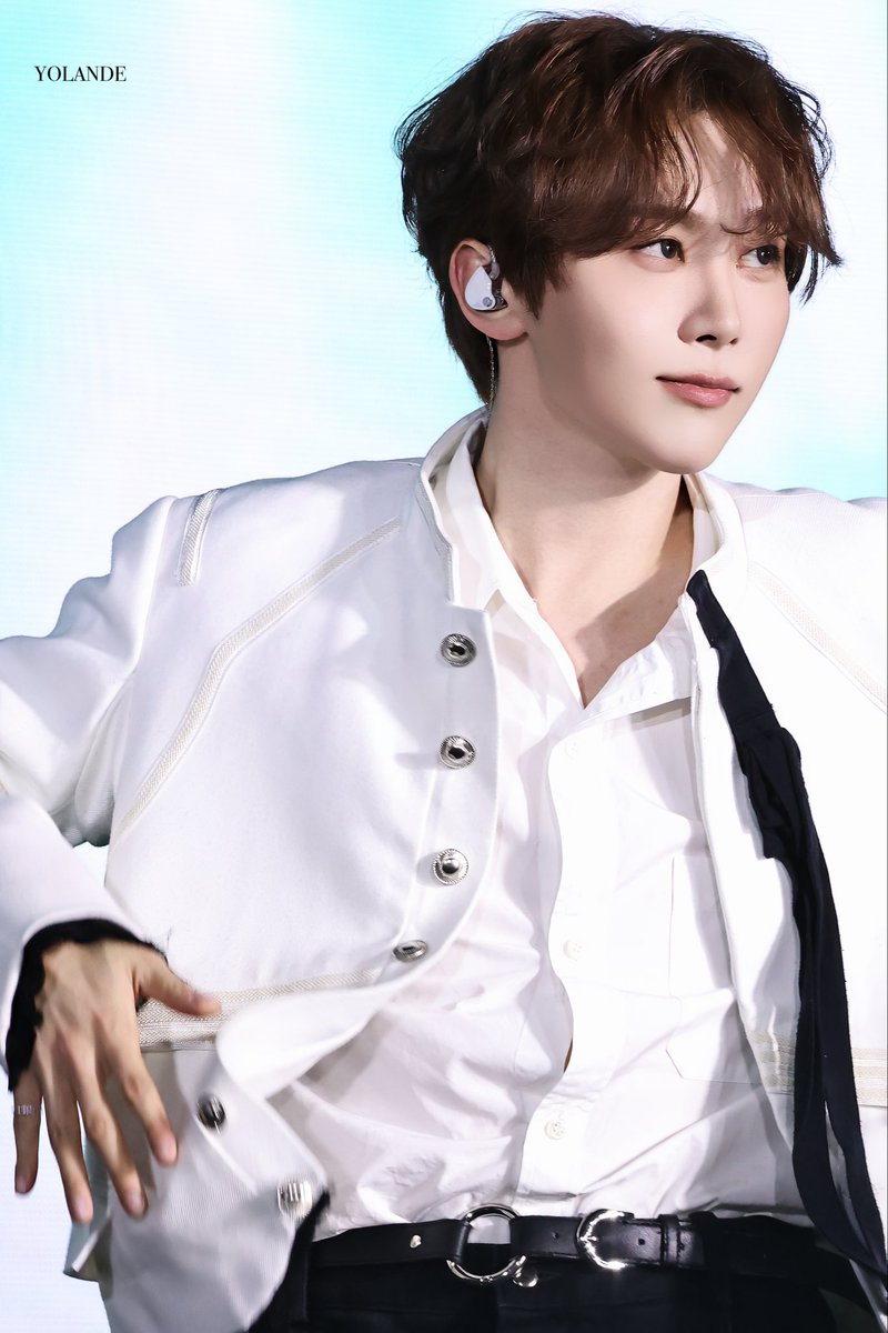 autumn 🍂 𝘩𝘸𝘢𝘪𝘵𝘪𝘯𝘨 𝘧𝘰𝘳 🕑PM + V8 tweet media