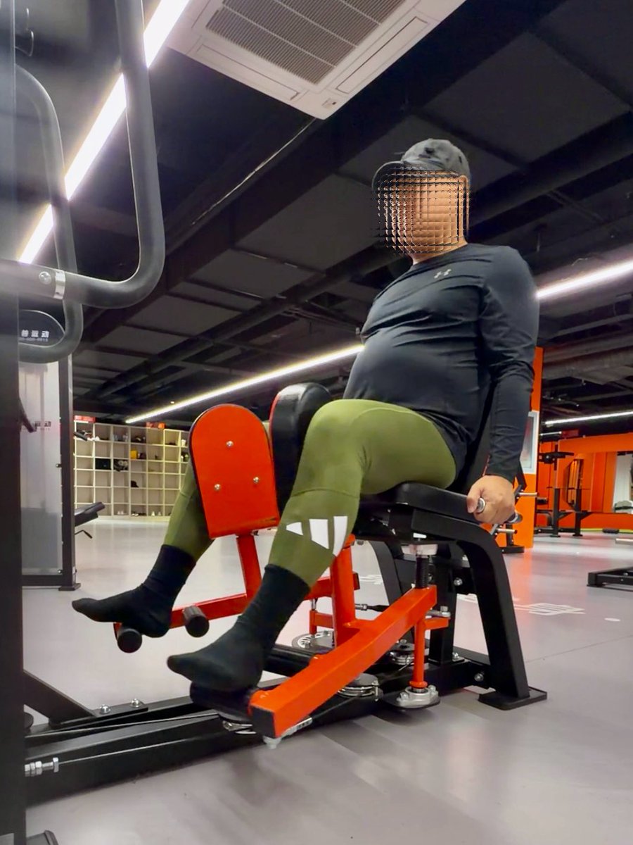 丝袜男孩 tweet media