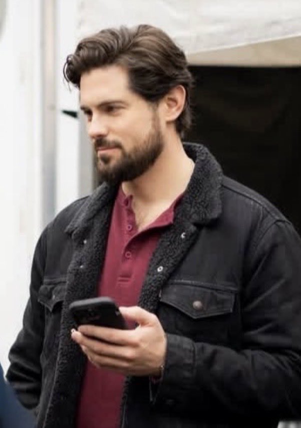 gepwol's tweet image. Absolutely love #ChrisMcNally in Dad mode. We should all have a cool Dad like him. #TwoForTee  ⁦@MichelleVicary⁩