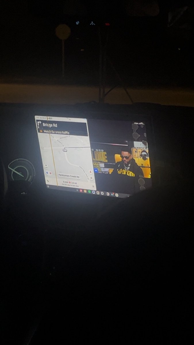 ChuckieFinste18's tweet photo. Mr uber driver watching a podcast driving. Is this allowed? #refund #expand https://t.co/ZxJkXKldCz