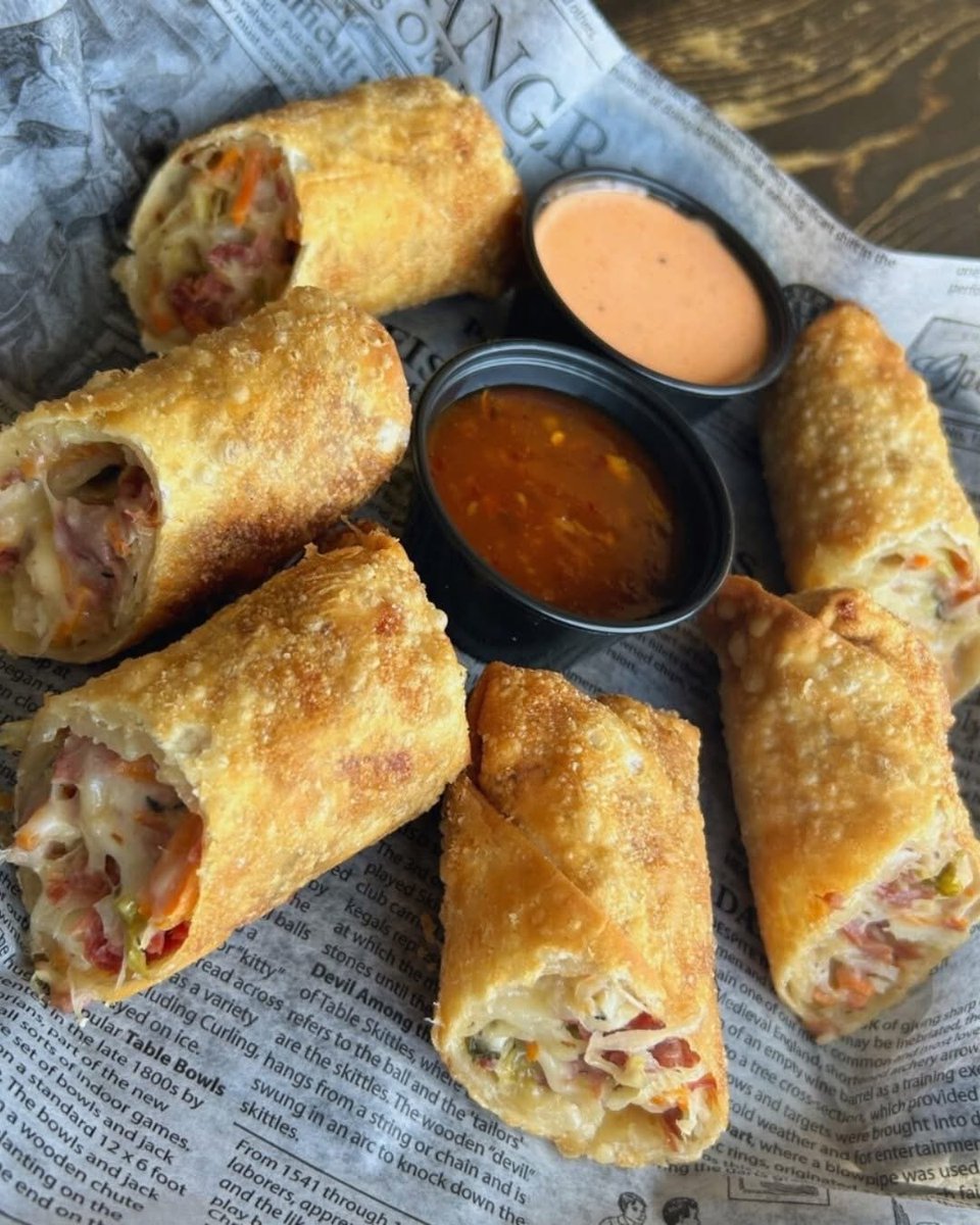 Late night cravings = handled 😏 Irish Egg Rolls hit different after dark… especially when apps are discounted.

Saturday 9pm–midnight + ALL DAY Sunday 👉 blarneyirishpub.com