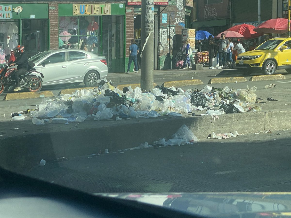 Con el bobarrón de <a href="/CarlosFGalan/">Carlos F. Galán</a>, Bogotá pasó a ser #Popotá