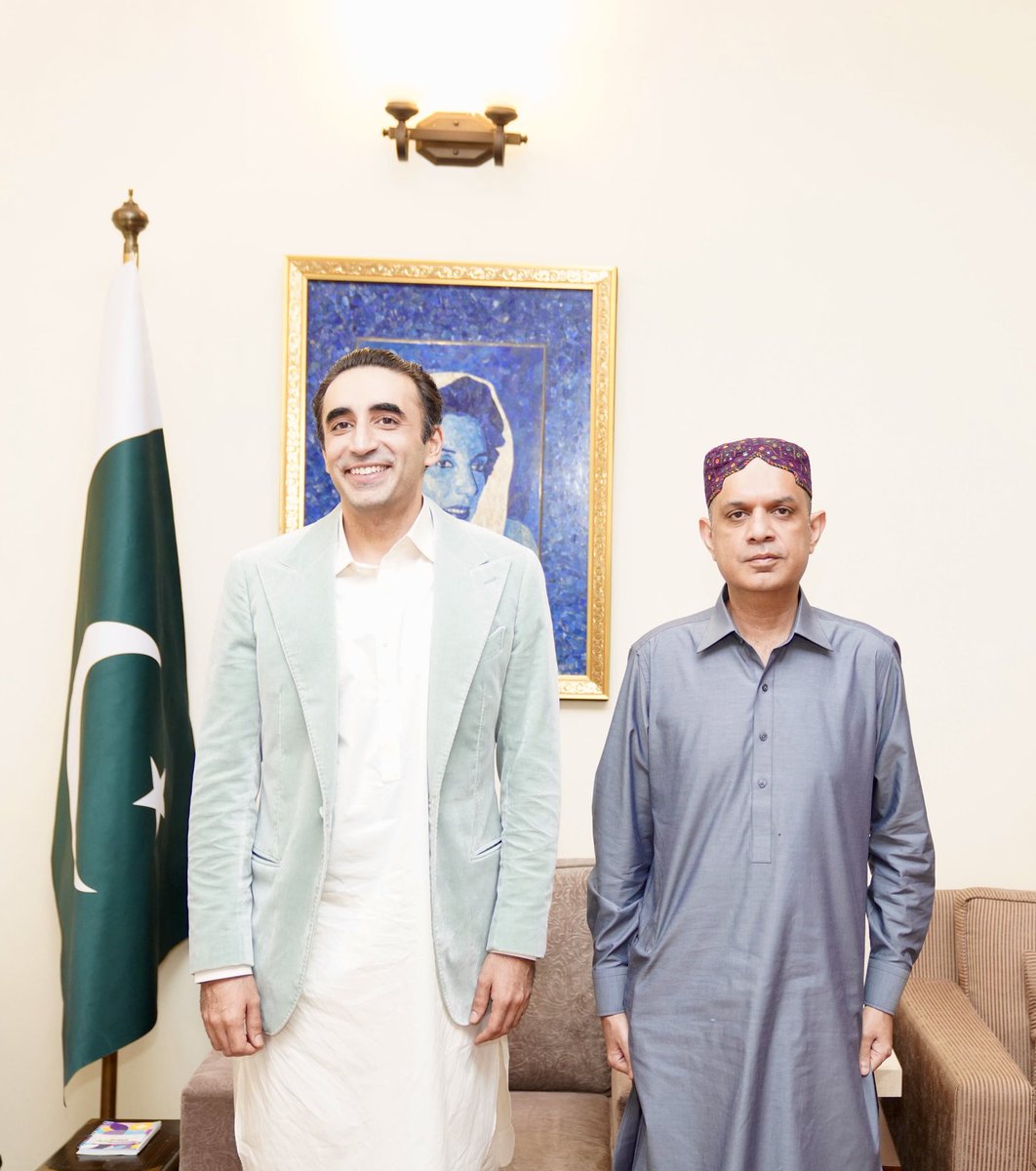 Eid greetings with our Honorable Chairman <a href="/BBhuttoZardari/">Bilawal Bhutto Zardari</a> at Nao Dero House, Larkana.