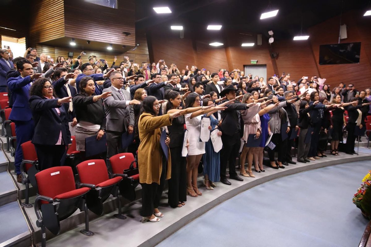 DerechoUNAMmx's tweet image. 🥳⚖️Nos enorgullece felicitar a nuestras compañeras y compañeros del Diplomado
"Derecho Civil y Familiar”. Que sigan los éxitos. 👏🏻

#Diplomado
#OrgulloDerecho 
#DerechoCivilyFamiliar