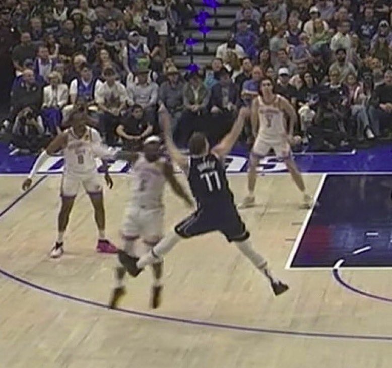 𝒃🏀 tweet media