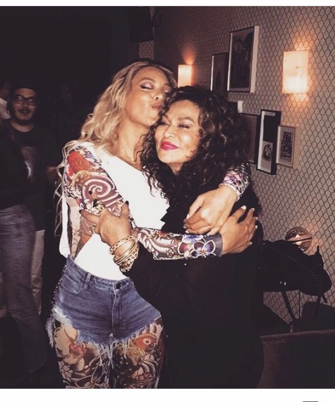 iLissaNJ's tweet photo. With Mama Tina on "Formation World Tour" Backstage❤️

#tinaknowles #formationworldtour #backstage #beyoncelive #beyoncetour #QueenBee #Beyonce #yonce #beyonceknowles @Beyonce https://t.co/PFoVOyjR0U