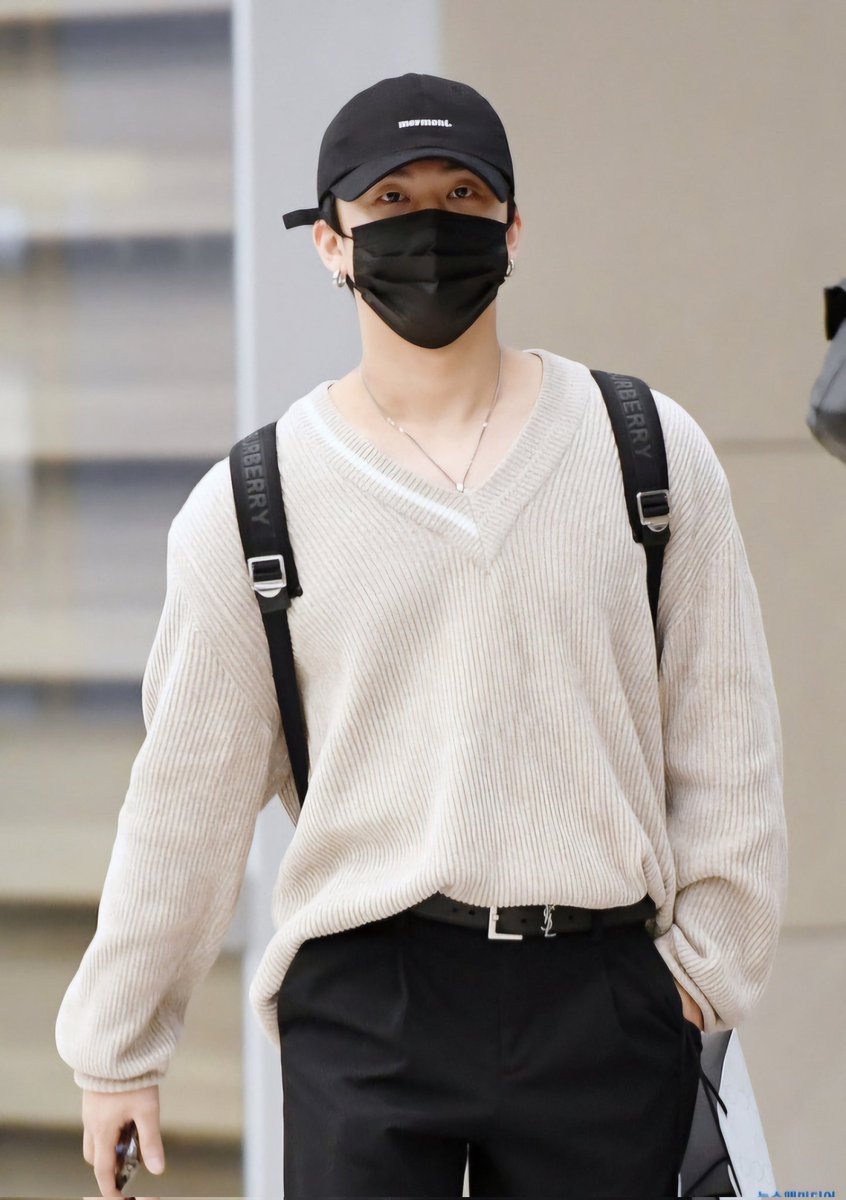창빈이 니트핏 좋음