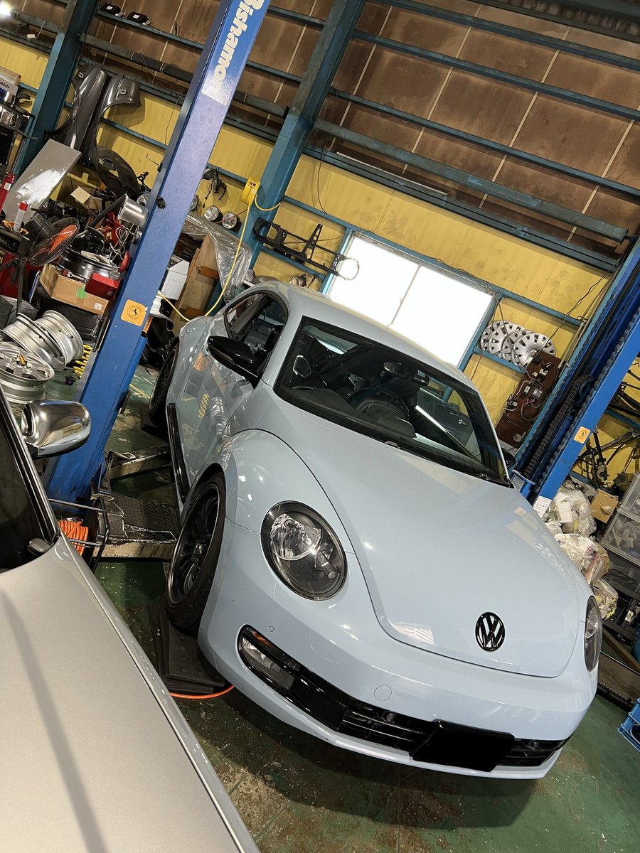 EUROStageTsune's tweet photo. ザビートルターボも車高調が組まれて車高の調整も完了!
リヤ周りをかなりガッツリと軽量化されているのでリヤのスプリングは弊社にあった在庫でいい感じに👍
休み明けにはアライメントに旅立ちます🎊
#EUROStage #VW #Audi #岡山県 #倉敷市 #輸入車整備 #ETCC https://t.co/BJPiQxonYL