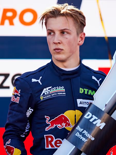 bee³⁰ tweet media