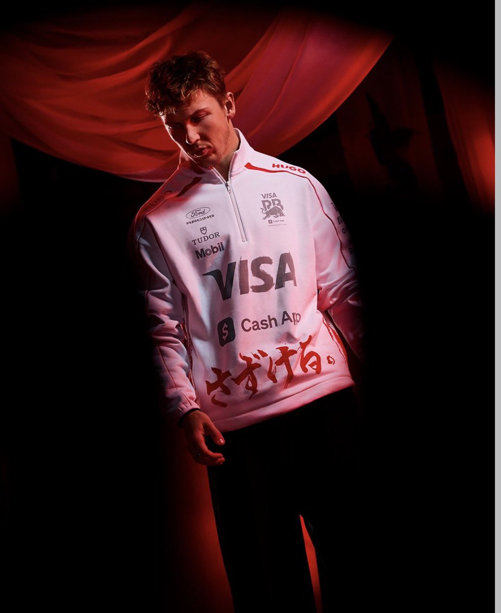 bee³⁰ tweet media