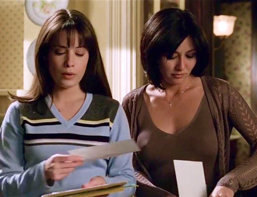 “Friends grow up and move away. But the one thing that’s never lost is your sister” 💕👯‍♀️ #charmed #thecharmedones #sisters