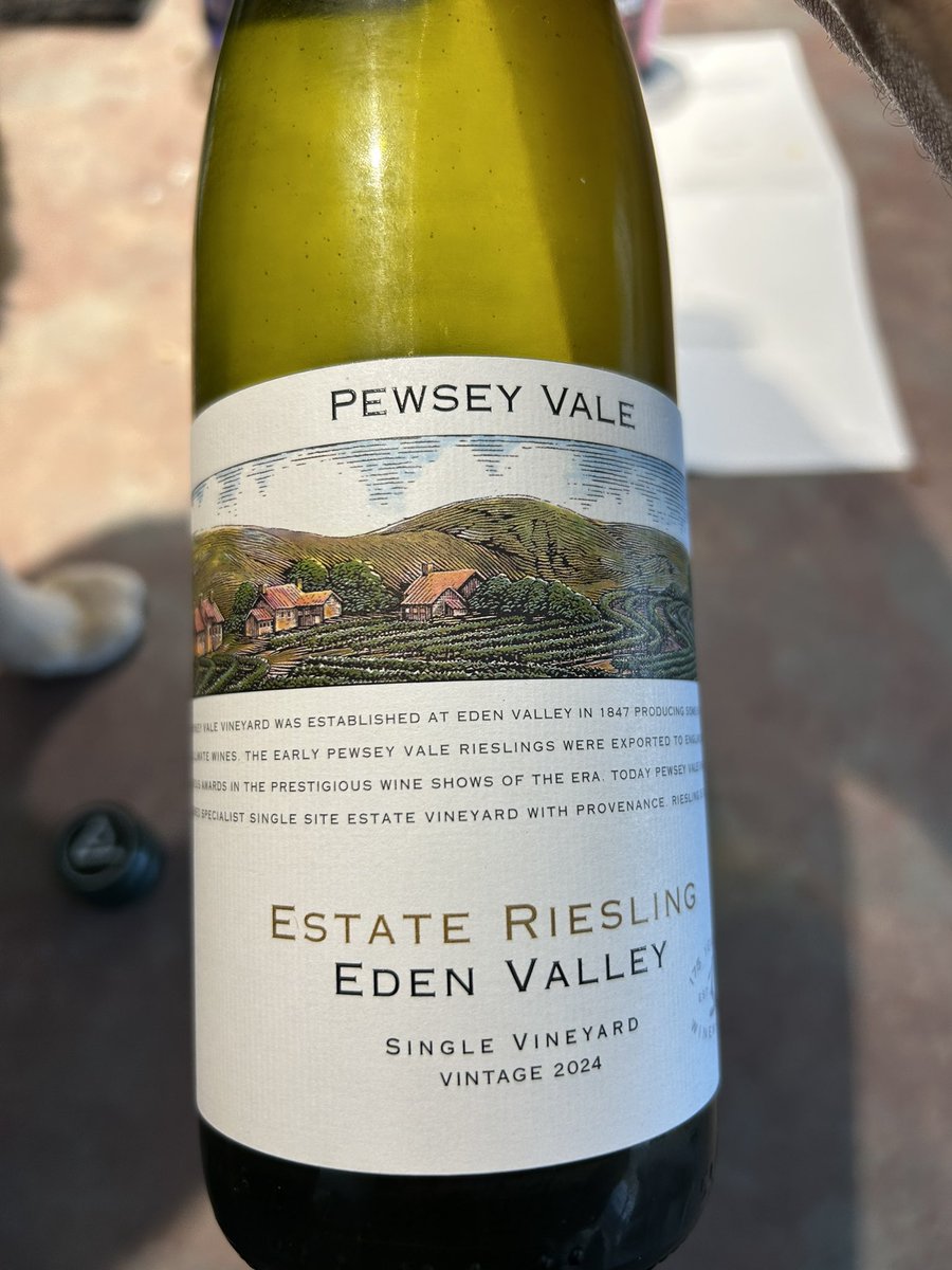 SbonnerABV's tweet image. Laksa and Aussi Riesling. Perfect quick dinner at home @PewseyVale  #laksa #riesling #sommlife