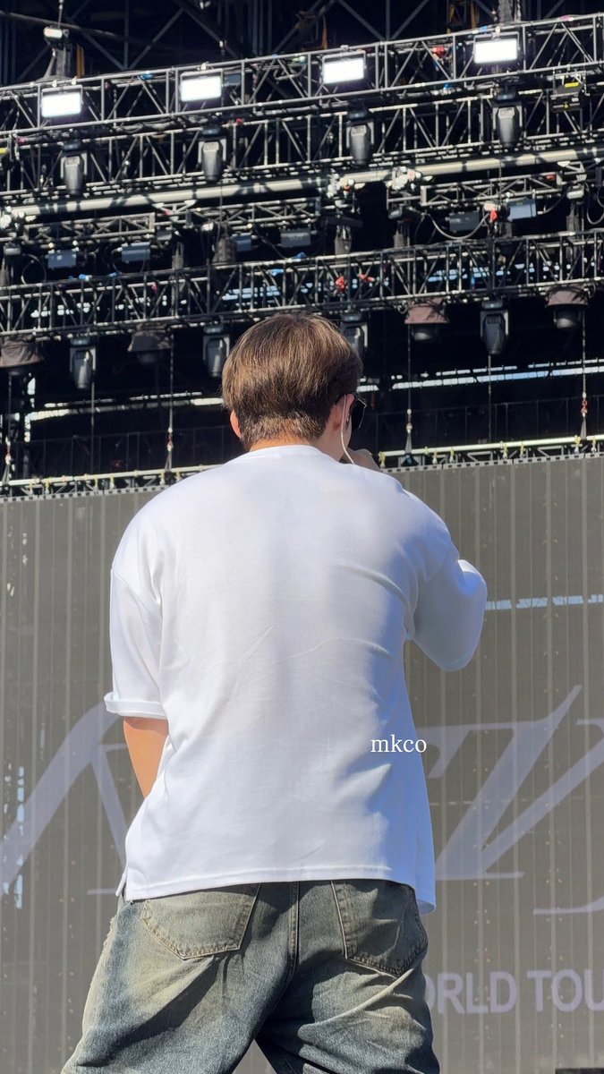 elle 𖧷 is seeing svt 🩵 tweet media