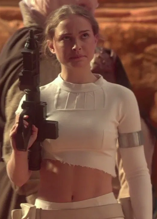 NathanielPres19's tweet photo. Natalie Portman so incredibly sexy in Attack of the Clones. https://t.co/88axGqkRJd