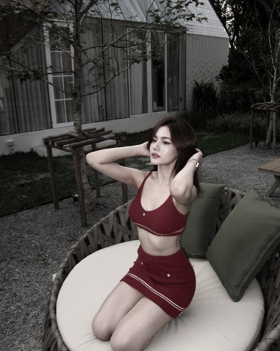 𝗛𝗲𝗹𝗲𝗻𝗮 — 📍𝗦𝘂𝗿𝗮𝗯𝗮𝘆𝗮 tweet media