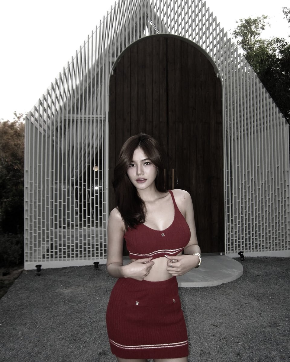 𝗛𝗲𝗹𝗲𝗻𝗮 — 📍𝗦𝘂𝗿𝗮𝗯𝗮𝘆𝗮 tweet media