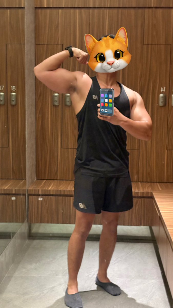 akusiapa tweet media