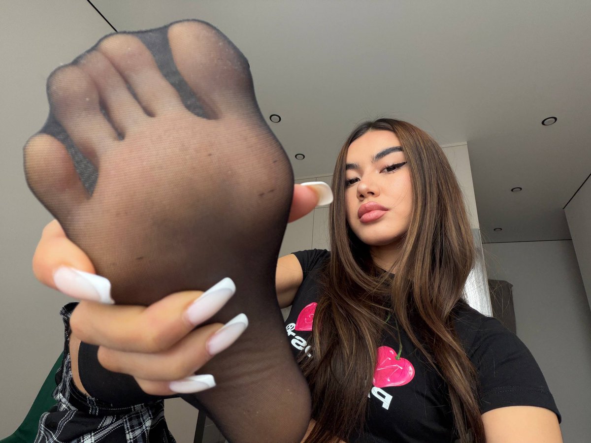 Goddess Mia tweet media