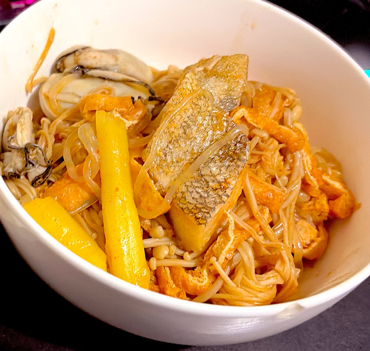 らすく tweet media