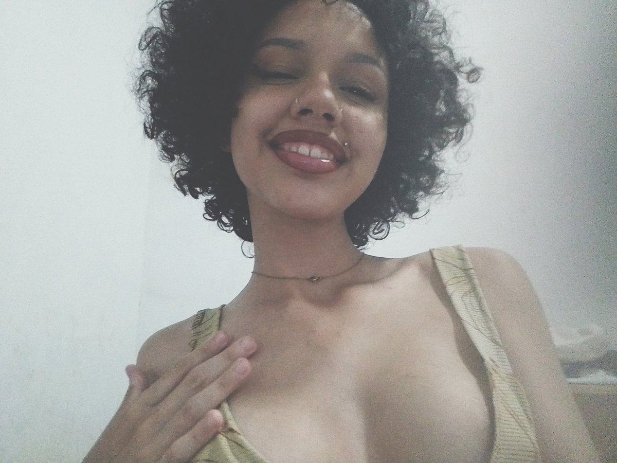 bundoodis tweet media