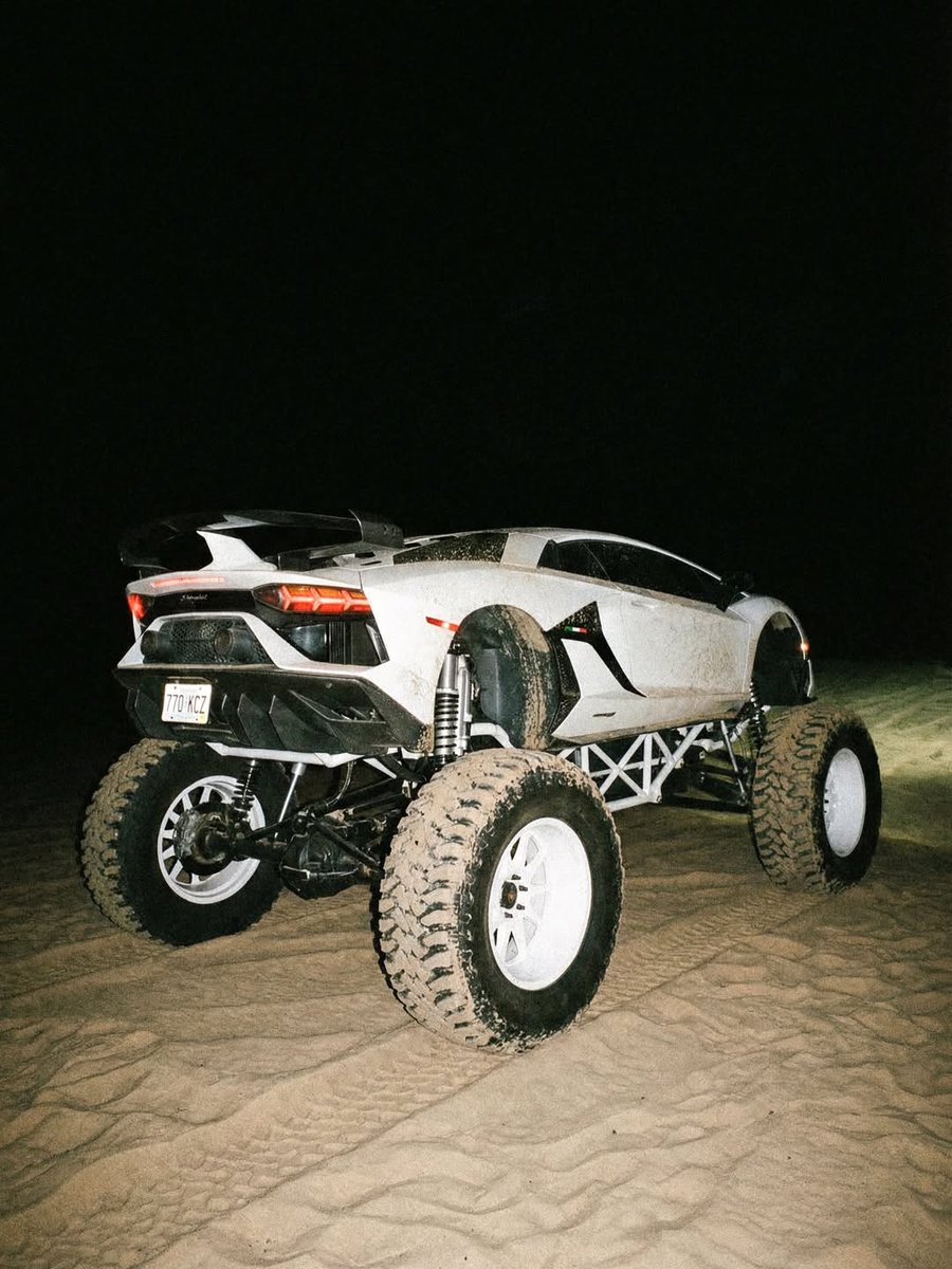 competitionreal's tweet photo. Monster SVJ https://t.co/XVtn7IKy6A