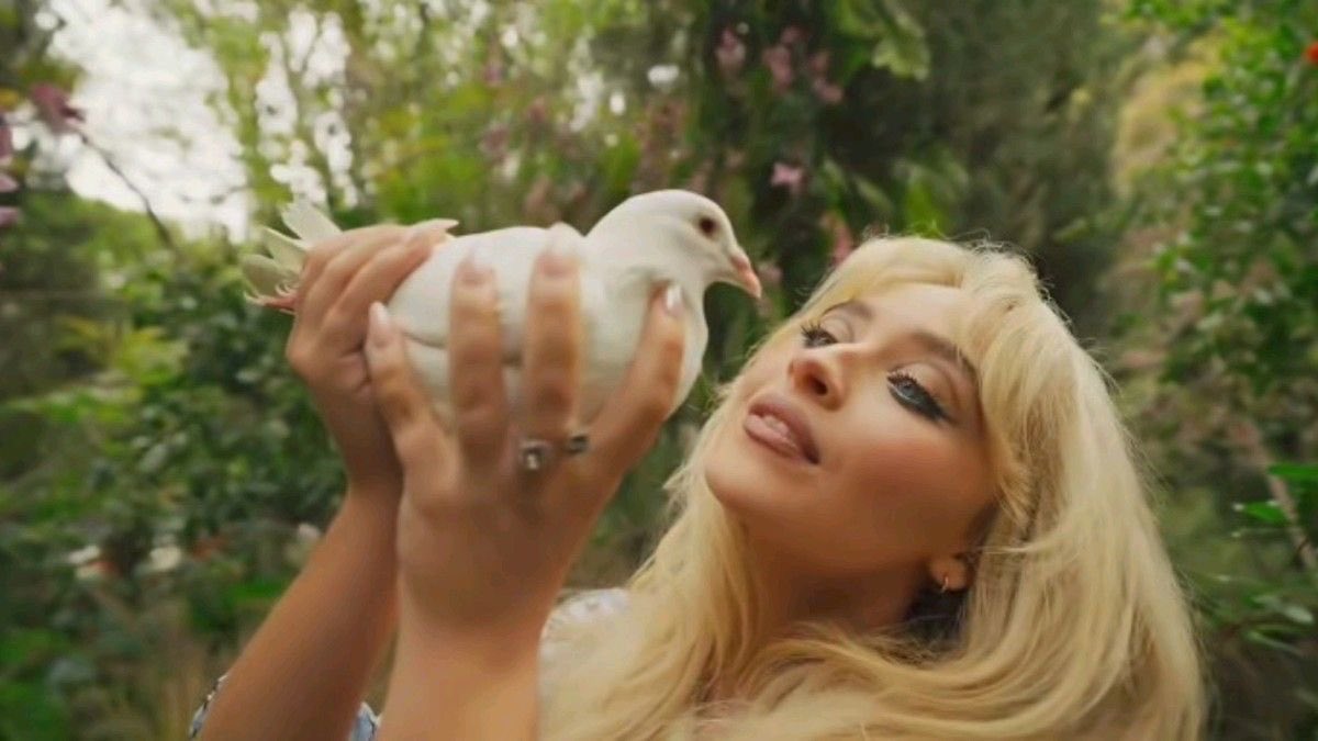 caroline ♡ྀི tweet media