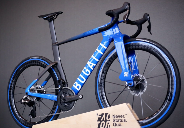 nalsimafrend's tweet image. ☆世界限定250台☆「Bugatti Factor ONE」を発表しました！
nalsimafrend.jp/news/16839/

FACTORとBUGATTIのコラボレーションによる
夢のようなバイクが世界250台限定で発表と受注を開始しました！

＃BugattiFactorOne
#FACTOR
＃なるしまフレンド