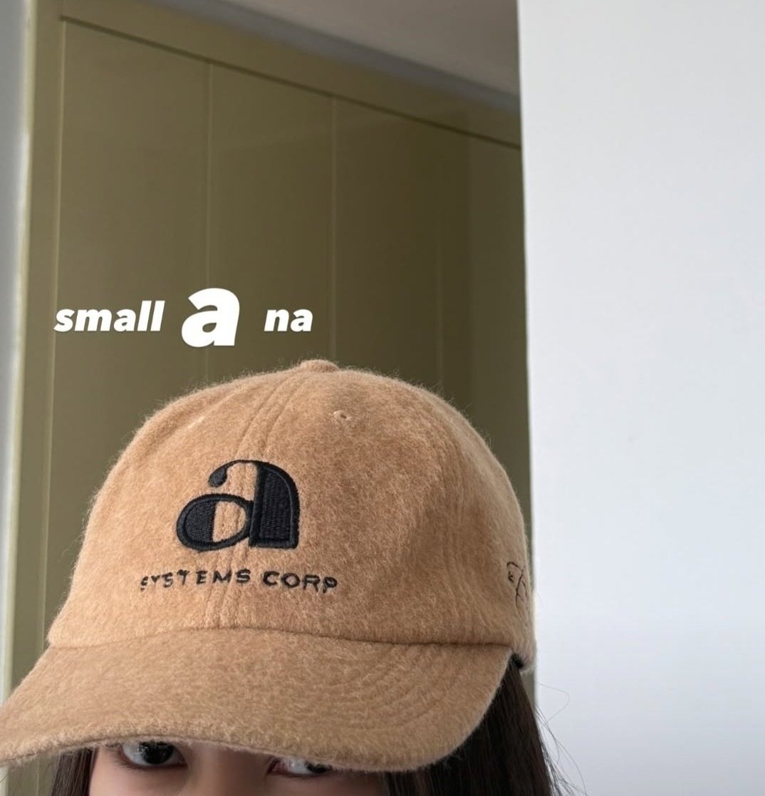 a | ✨️ tweet media