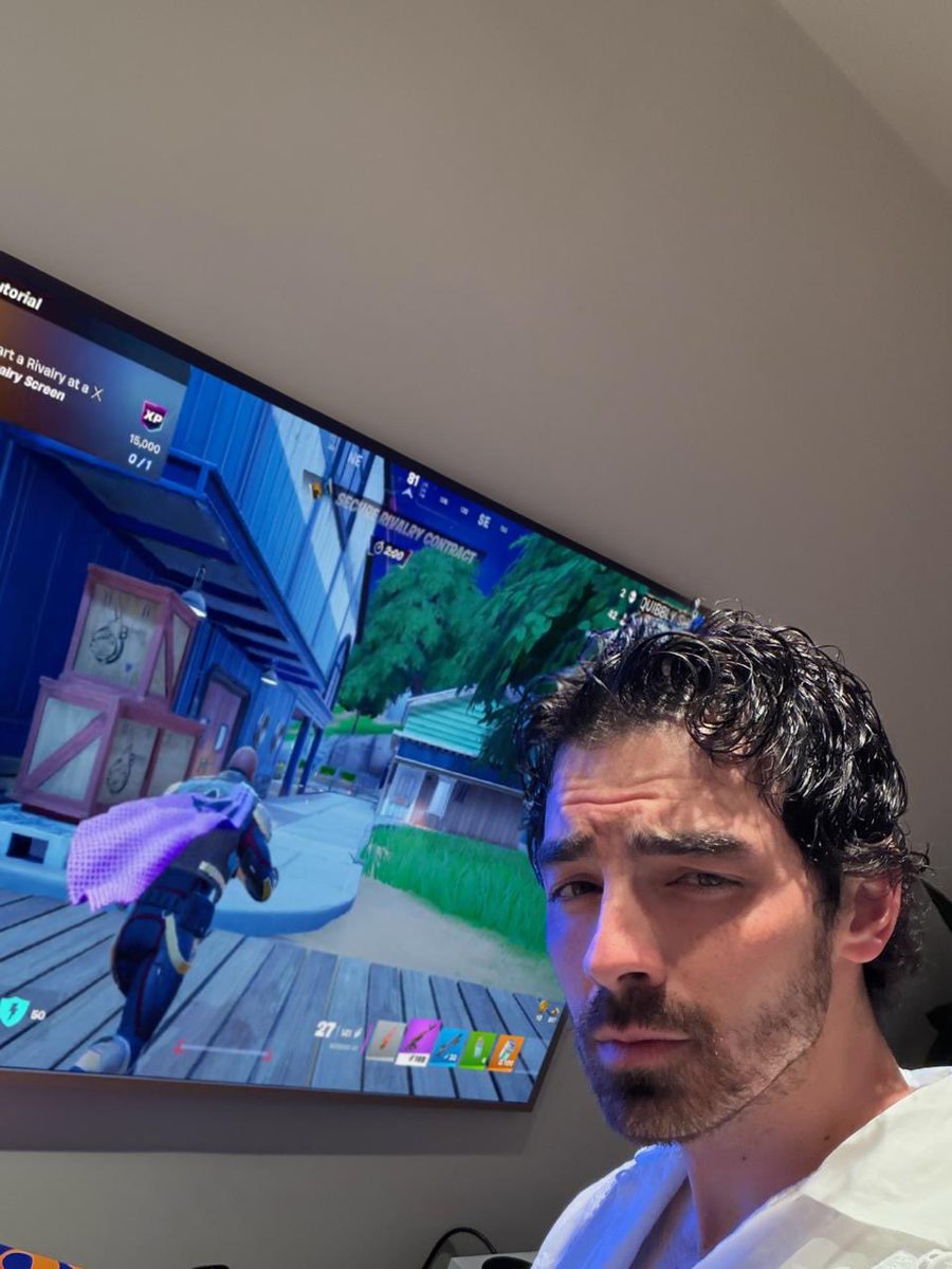 J O E  J O N A S tweet media