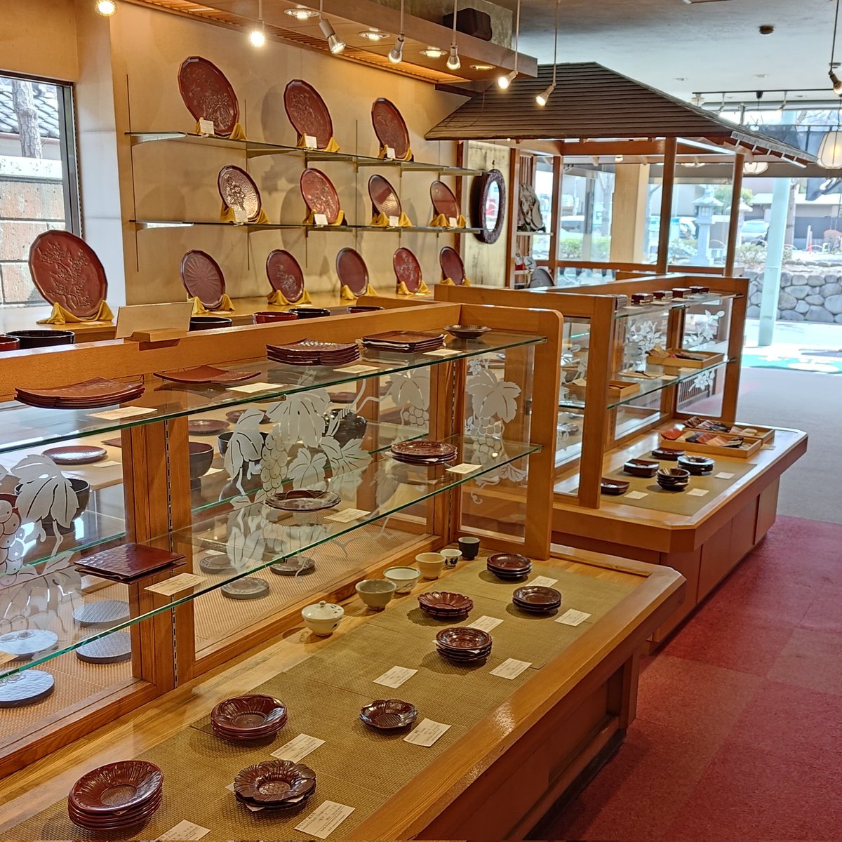 SanSuiDo_'s tweet photo. 〈お知らせ〉
3月24日(火)13時〜17時頃まで、店内照明交換作業を行います。
作業中も営業は行いますので、お気軽にご来店下���いませ。 https://t.co/bLKKUS7uaO