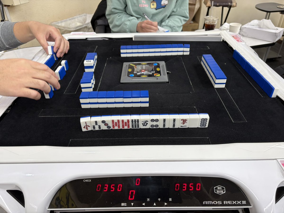 なかじ tweet media