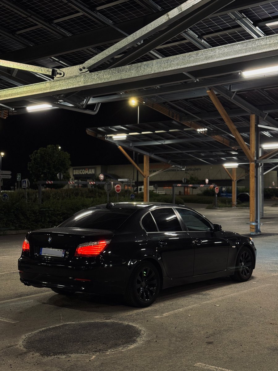 /// 🐅 tweet media