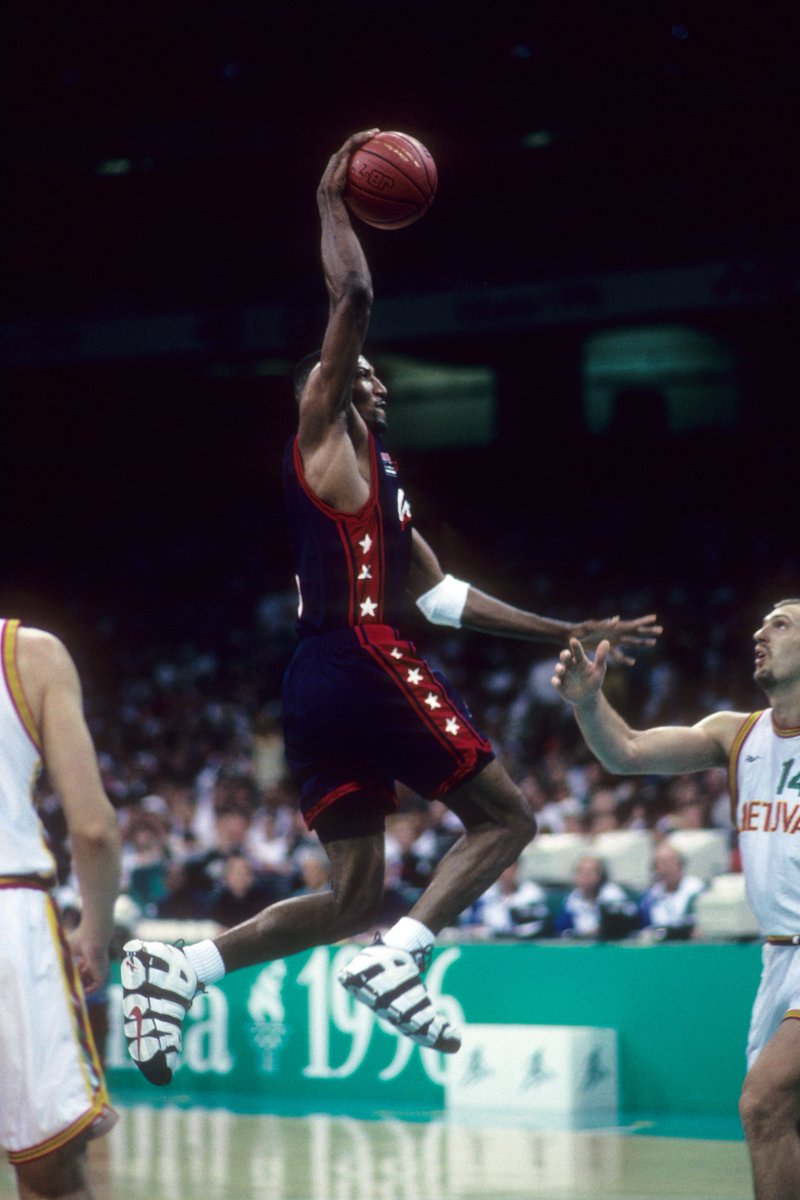 brkicks's tweet photo. Steph Curry is rocking the “Olympic” Nike Air More Uptempo 96, paying tribute to Scottie Pippen and the shoes he wore in the ‘96 Atlanta Olympics 🔥 https://t.co/Ony09wD66C