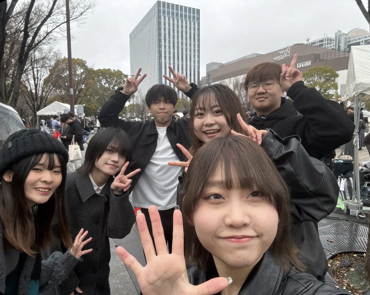 アコ tweet media