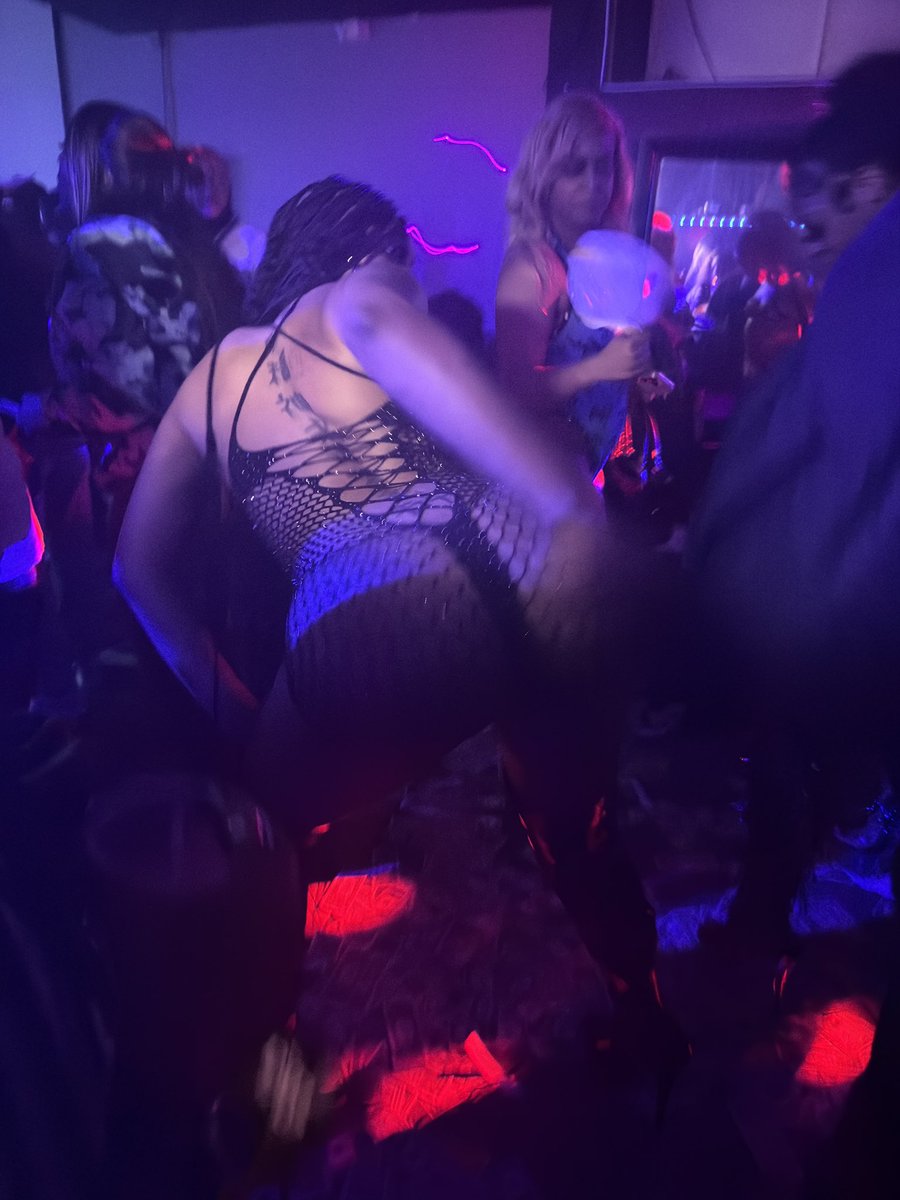 liv_privatelife's tweet photo. ln owes me nun ๐ญ#fypใทใ #stripperparty https://t.co/9fTQzZKAvv