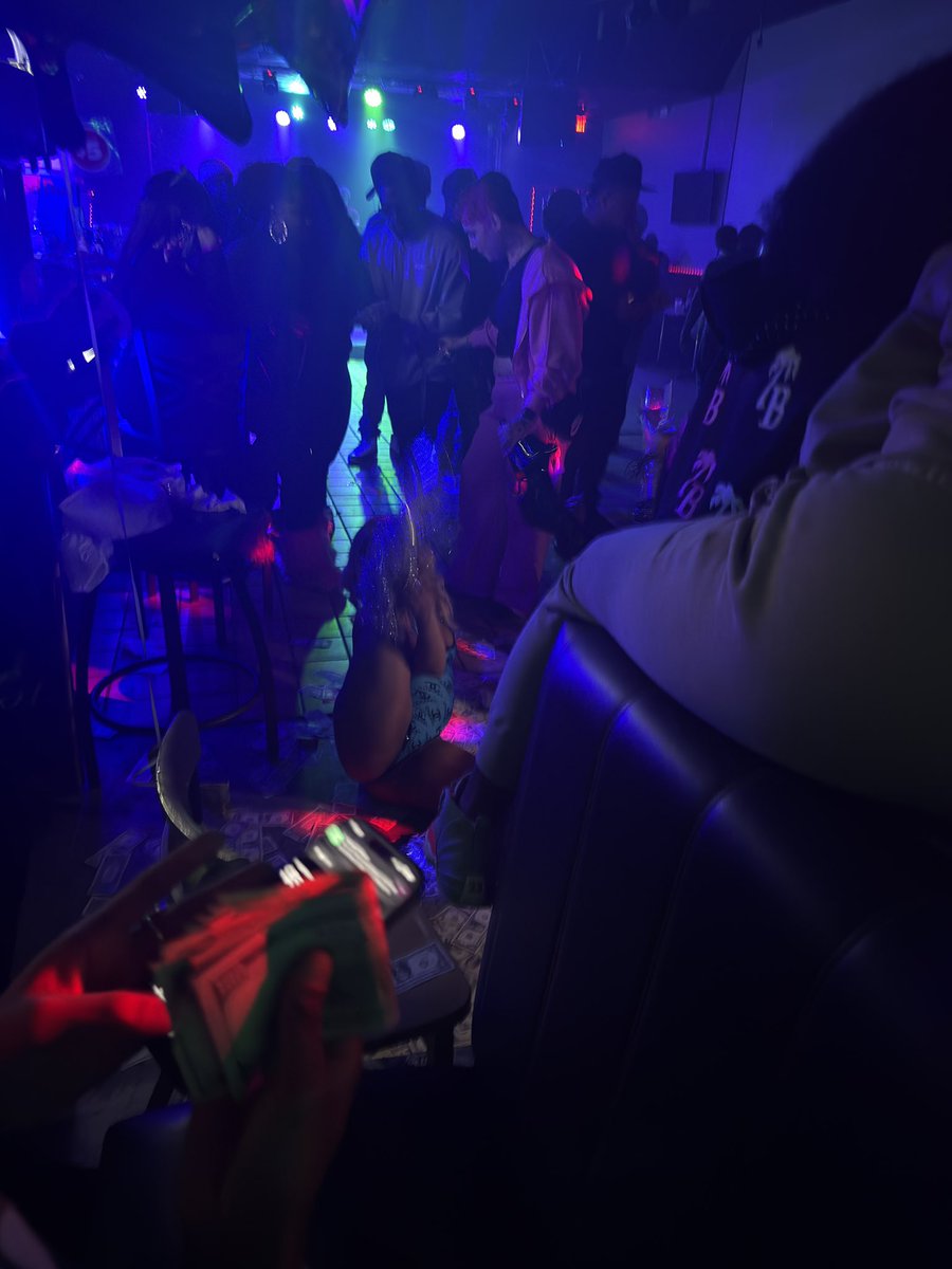 liv_privatelife's tweet photo. ln owes me nun ๐ญ#fypใทใ #stripperparty https://t.co/9fTQzZKAvv