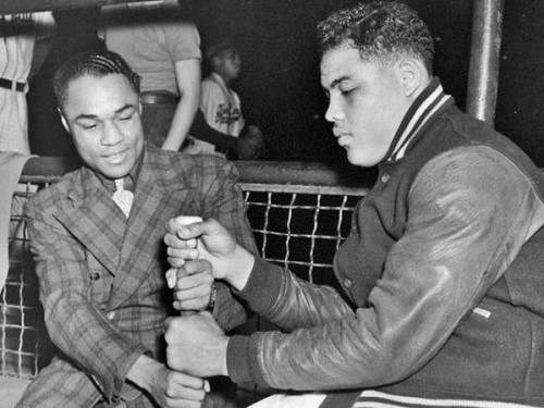 Heavyweight History tweet media