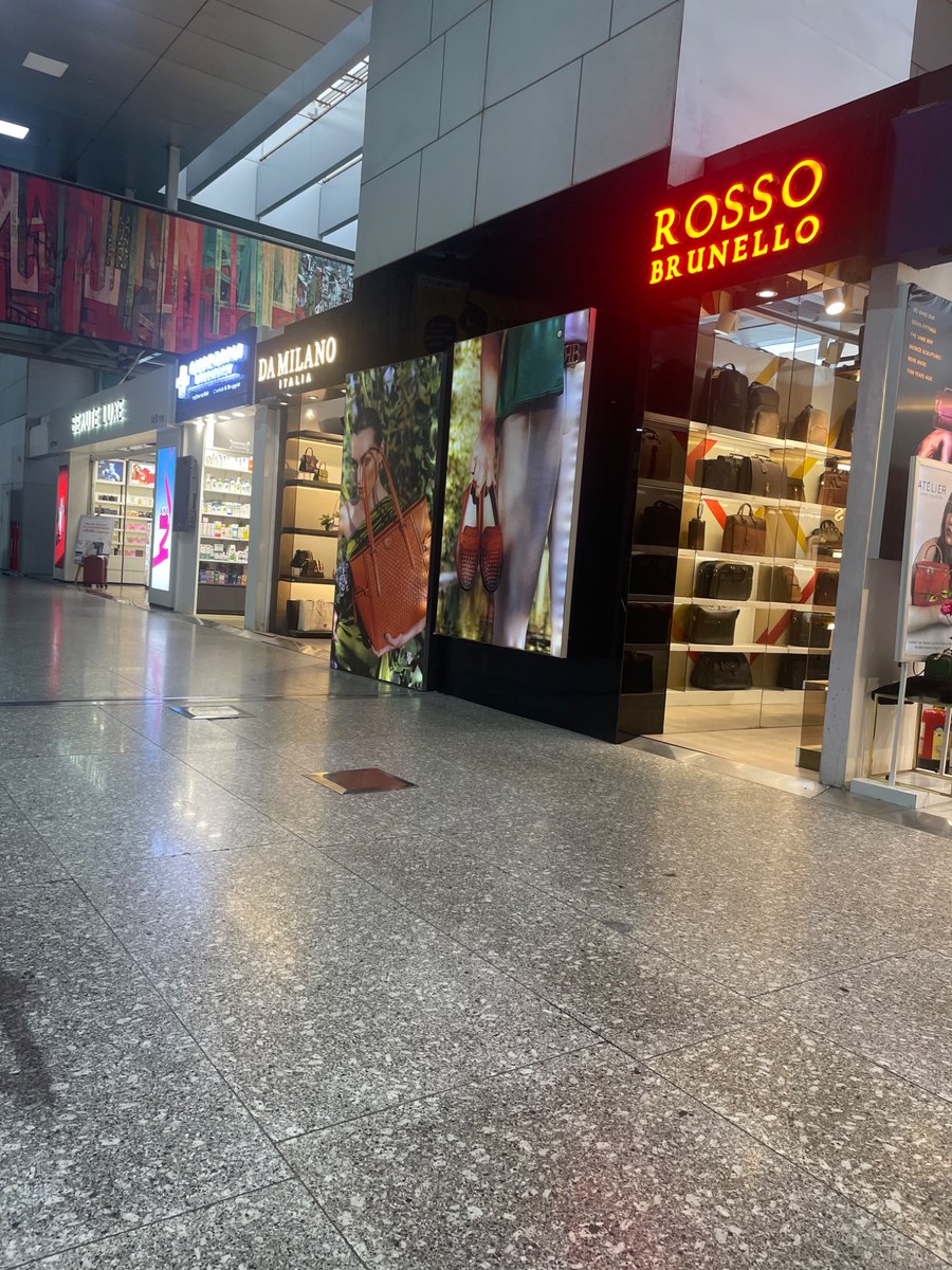 johnraja's tweet photo. Calcutta airport must be having the highest density of retail shops inside the domestic terminal. Nice to see local brands sharing space with national and international ones. https://t.co/MHnKph2Otx